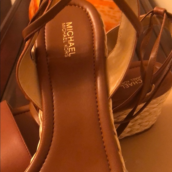 Micheal Kors sandals - Picture 5 of 6